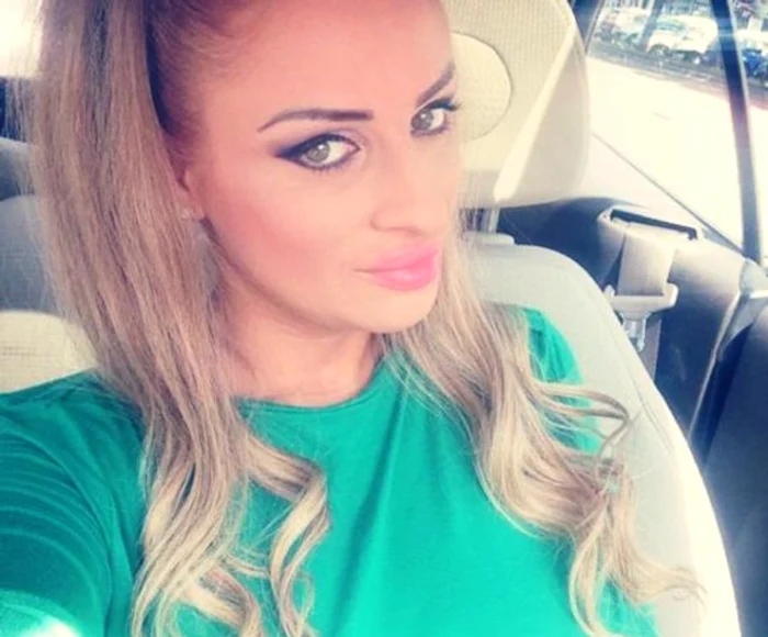 Sânzi și-a scos fetița la plajă, profitând de vremea frumoasăfoto: Arhiva Personală