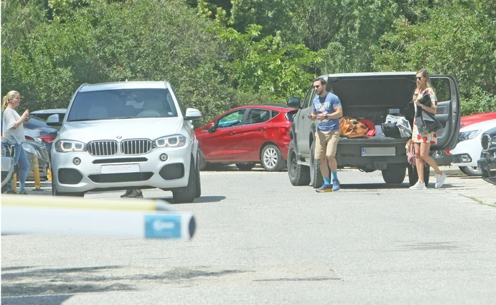 Dani și iubita merg la cumpărături împreună