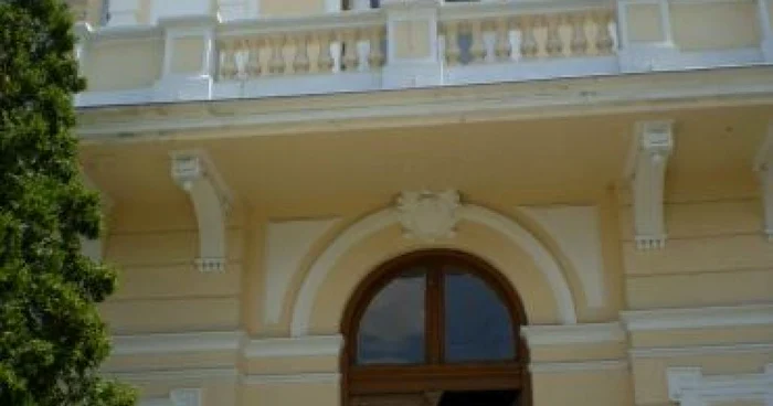 Slatina: Expoziţie de pictură la Muzeul Judeţean Olt