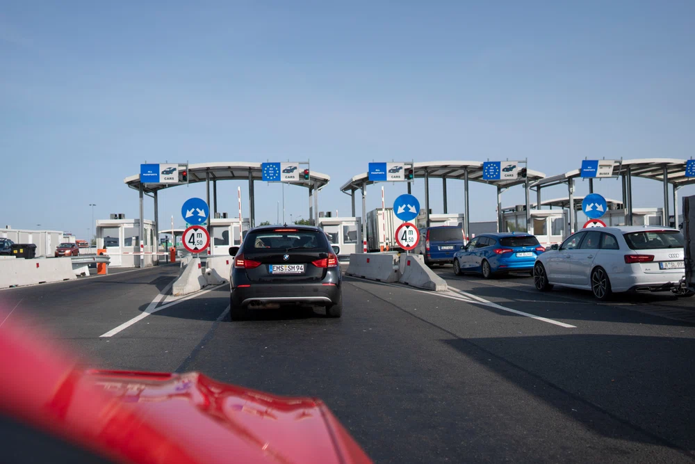 Cetățenii pot cere TVA înapoi pentru cumpărături în UE. Ce condiții trebuie să îndeplinească