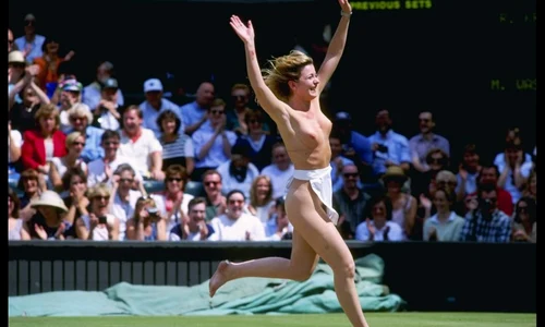 Melissa Johnson e primul ”streaker” din istoria turneului de tenis de la Wimbledon jpeg