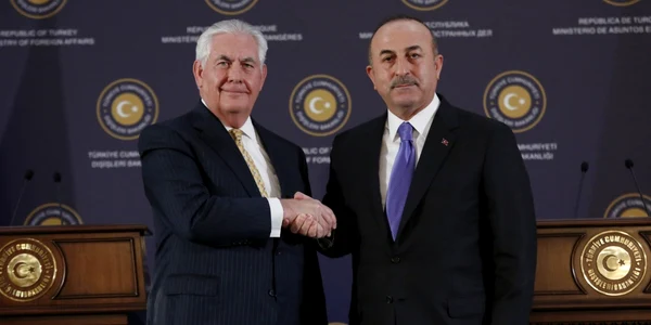Strangere de mana la Ankara intre Rex Tillerson si Mevlut Cavusoglu FOTO EPA