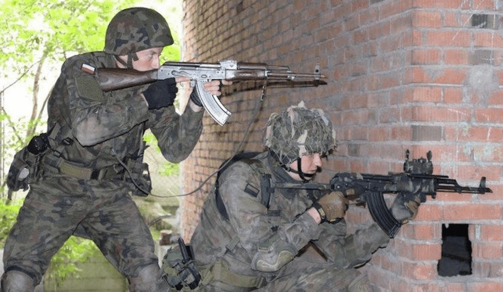 Record de recrutări în armata Poloniei de la declanşarea invaziei ruse în Ucraina