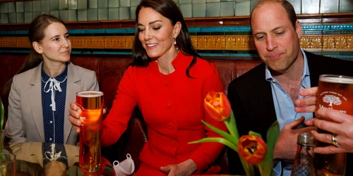 Kate si William pub Getty jpg