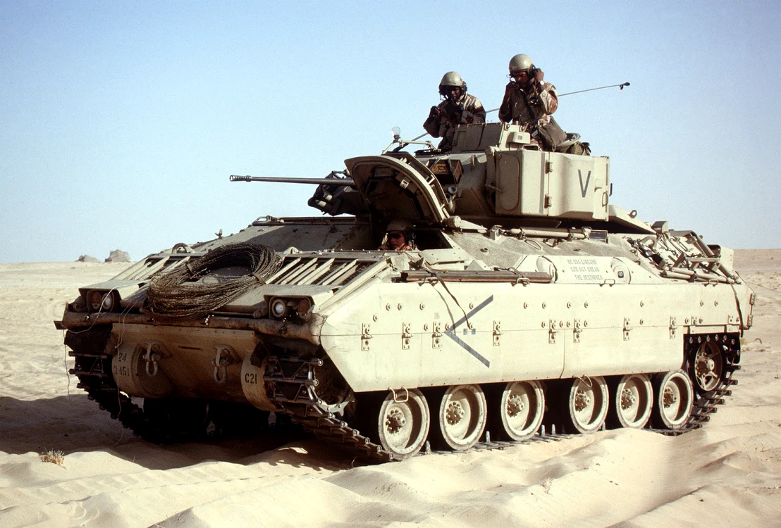 M2 Bradley, masina de luptă a infateriei SUA FOTO SGT. Brian Cumper