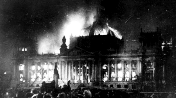 Mărturii despre incendierea Reichstagului  Hitler: „Este un semn de la Dumnezeu!” jpeg