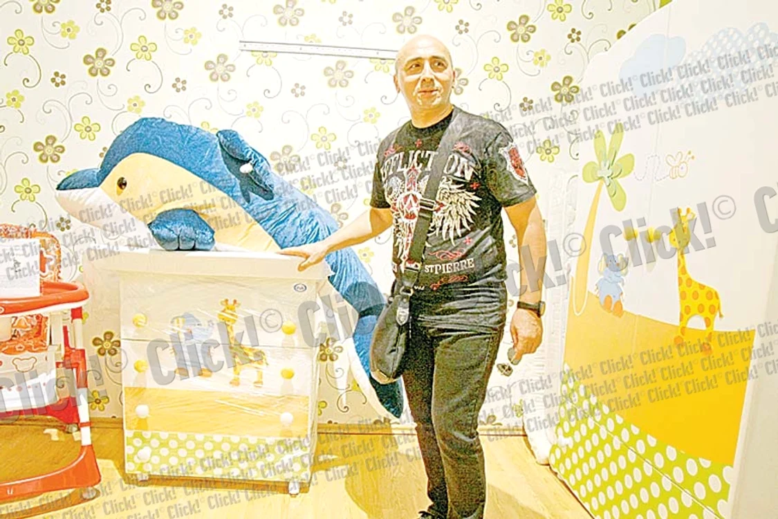 Marcel a fost însoţit la  cumpărături de Sasha,  fiul său cel mic (FOTOGRAFII: DORIN CONSTANDA)