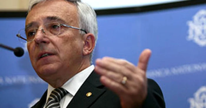 Isărescu: BNR nu încurajează o depreciere a cursului de schimb