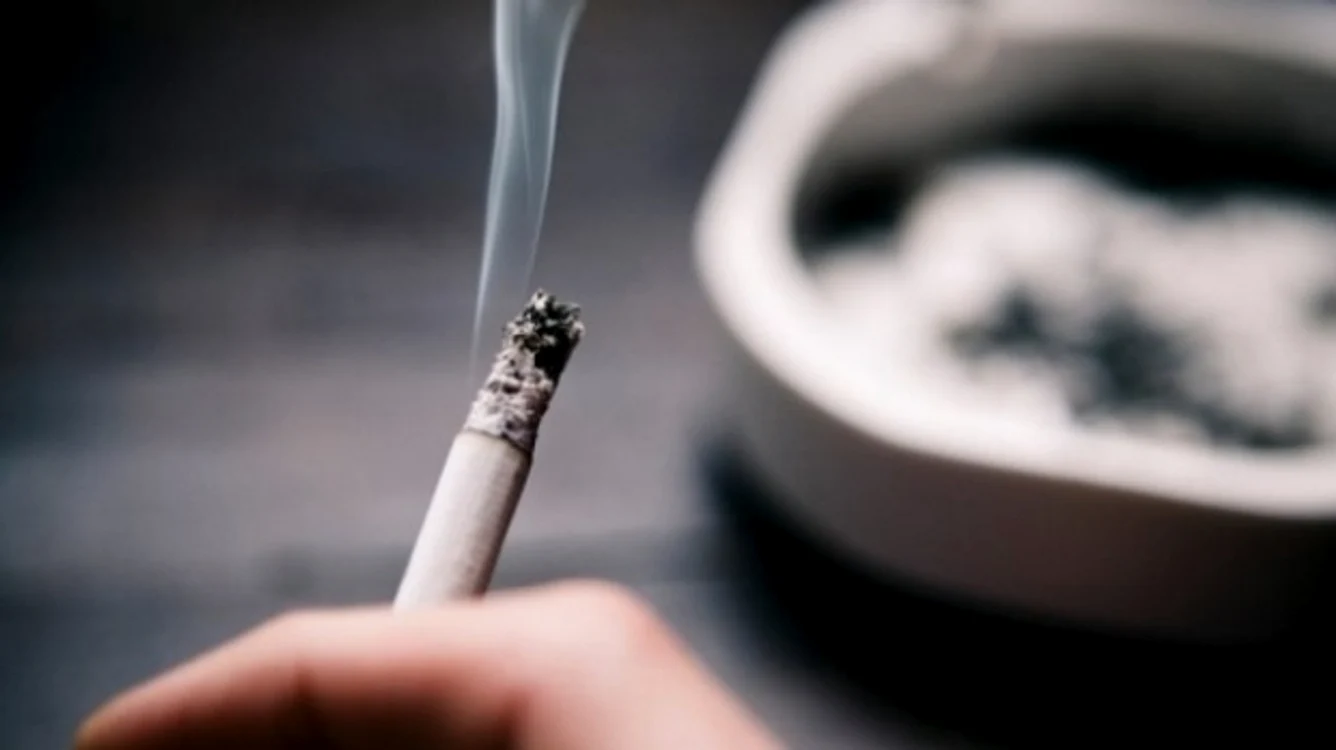 
    Țigările și fumul de țigară conțin substanțe toxice nocive, care pot provoca probleme grave la nivelul glandei tiroide.www.clicksanatate.ro  