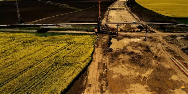 santierul pe A7 Ploiesti Buzau incremenit intre lanuri de rapita fOTO facec As Pro Infrastructura jpg