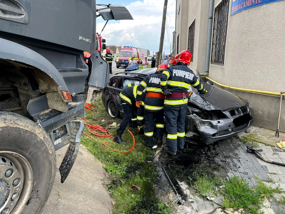 Accident pe DN1 în Cristian Sibiu soldat cu trei victime Foto ISU Sibiu jpeg