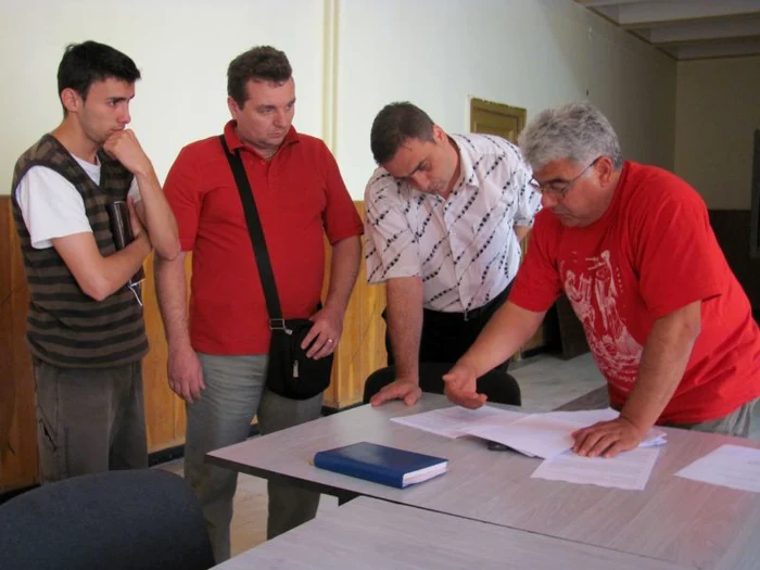 Funcționarii publici nu au de unde să returneze banii
