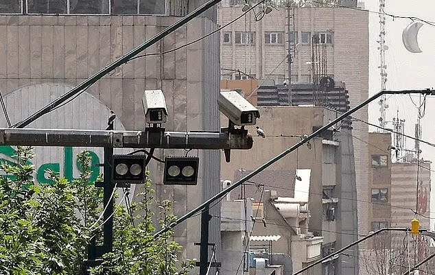 Mossadul ar fi compromis, timp de ani, rețeaua de camere de trafic din Teheran. Cum au reușit Israelul și SUA să-l elimine pe ayatollahul Khamenei