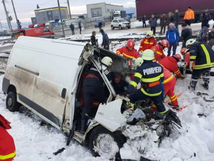 accident tren suceava foto stiridinbucovina