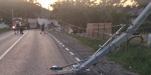accident tir Neamt foto Ziar Piatra Neamt jpg