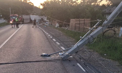 accident tir Neamt foto Ziar Piatra Neamt jpg
