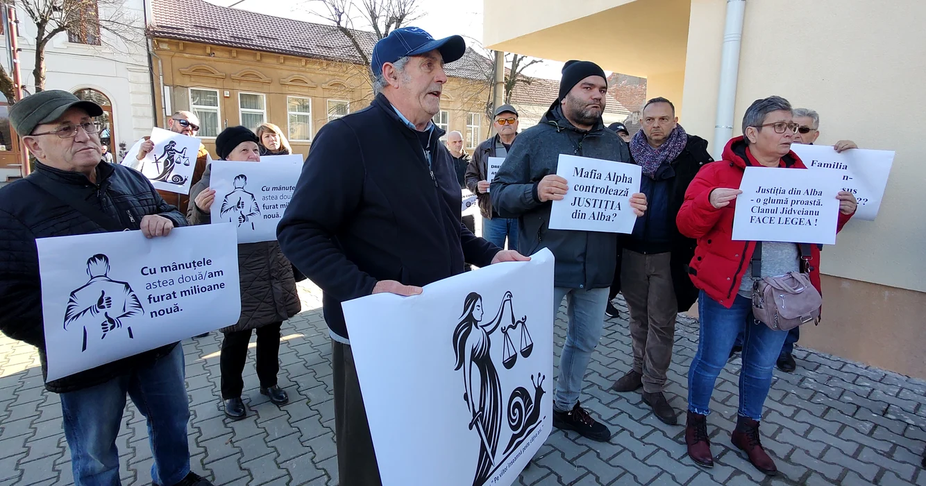 Păgubiți Parc Residence Alpha, la protestul de la Alba Iulia FOTO Adevărul