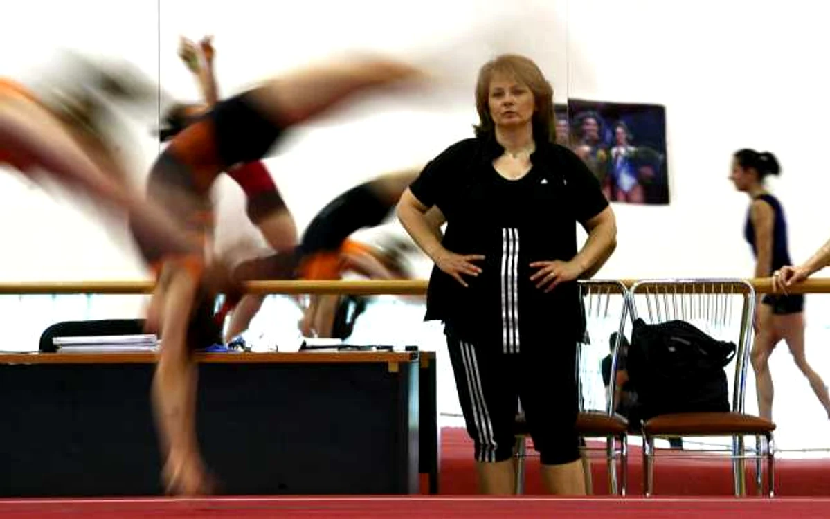 Mariana Bitang, în timpul unui antrenament al gimnastelor. FOTO Mediafax