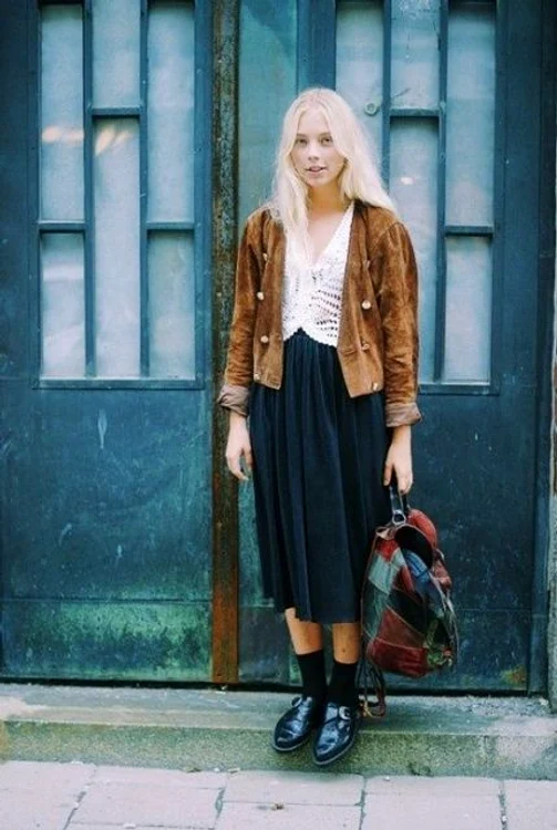 16 Feminine Pleated Midi Skirt Outfits For Fall And Winter 14 jpg jpeg