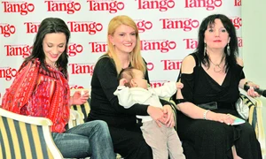 Andreea Răducan,  Alice Năstase şi  Simona Catrina jpeg