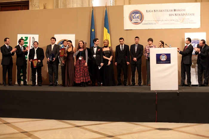 Liga Studenţilor Români din Străinătate premiază excelenţa academică