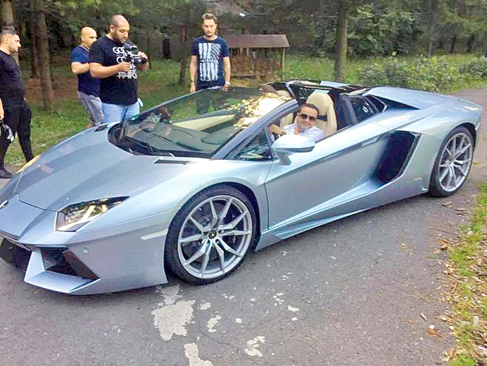 Lamborghini argintiu: 300.000 de euro