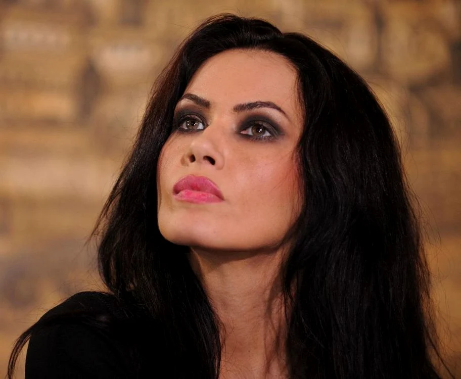 
    Oana îl face praf pe Mircea Badea de câte ori are ocazia  