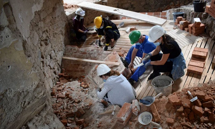 Program internațional de specializare în reabilitarea patrimoniului construit, la Castelul Bánffy din Bonțida  jpeg