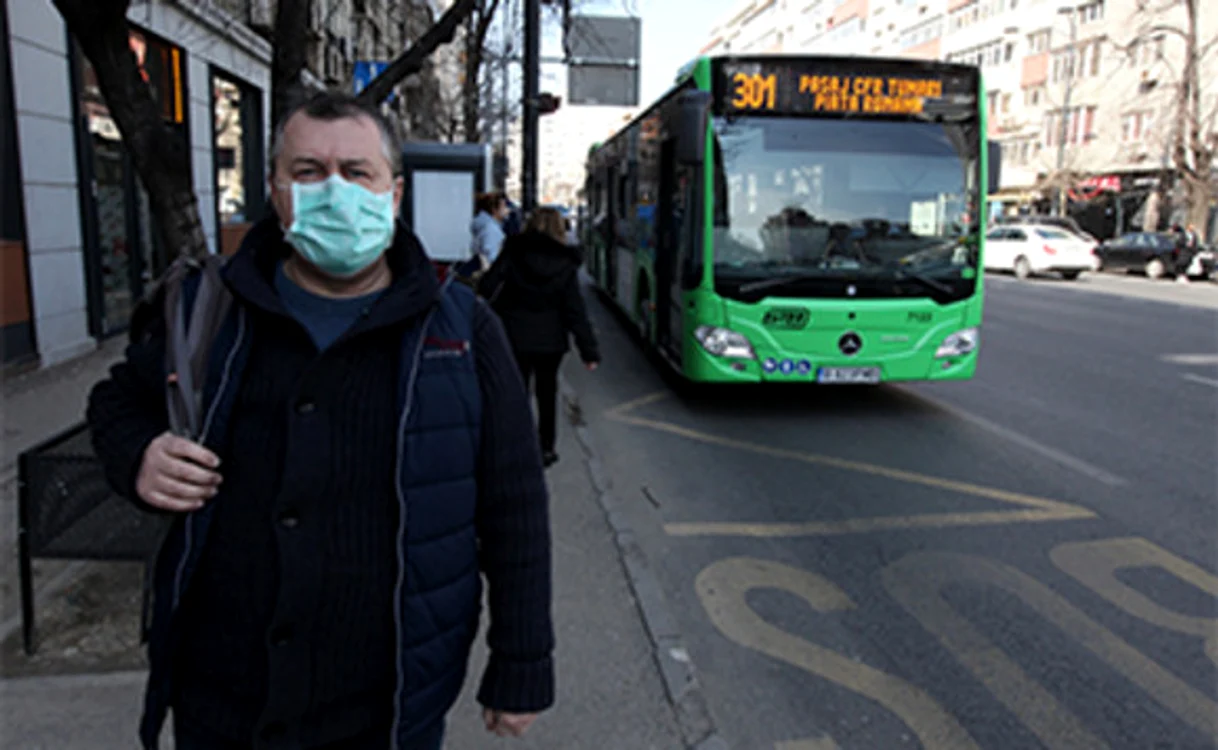 
    Am luat autobuzul 301 spre RomanăFoto: Sever Gheorghe  