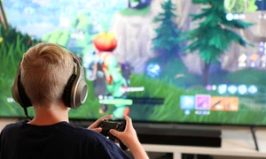 Fortnite calculator joc video consola FOTO Shutterstock