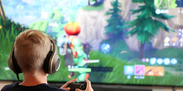 Fortnite calculator joc video consola FOTO Shutterstock
