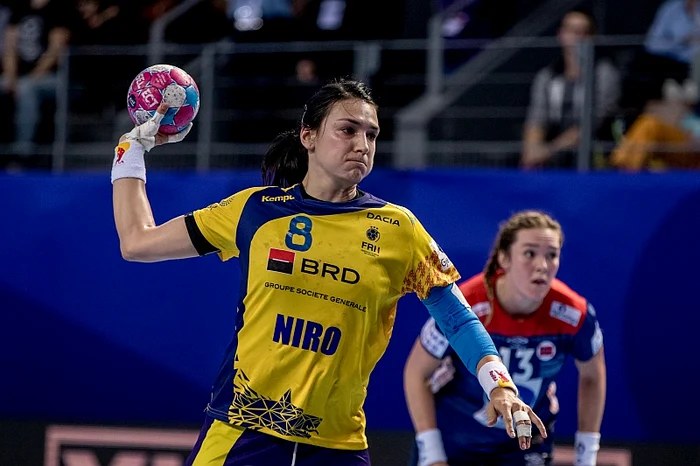Cristina Neagu a suferit o ruptură de ligament încrucișat anterior și va absenta circa 6 luniFoto: EPA