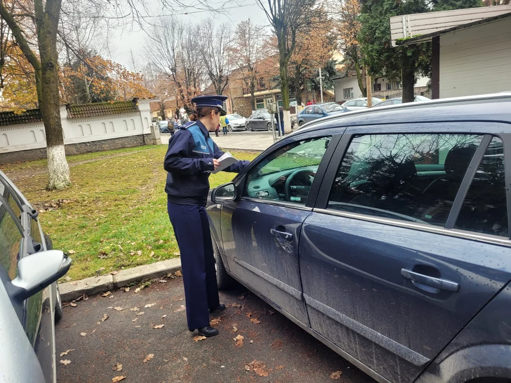 Cei care fură din mașini speculează orice oportunitate. FOTO IPJ Argeș