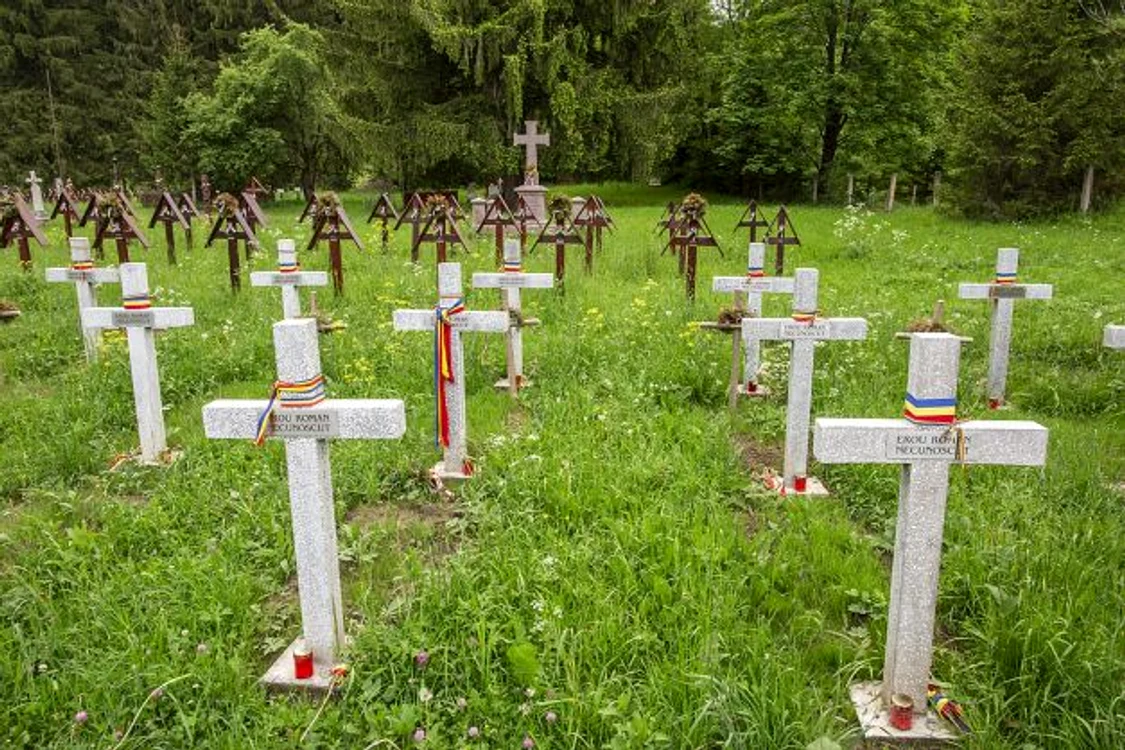 Cimitirul din Valea Uzului