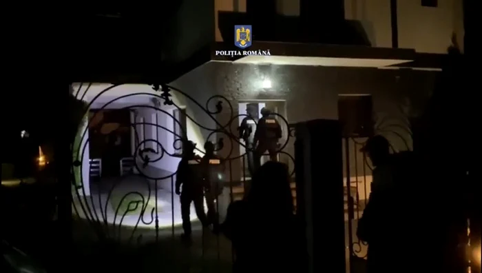 Poliţiştii din Dâmboviţa a făcut percheziții la constructorii evazioniști FOTO IPJ DB