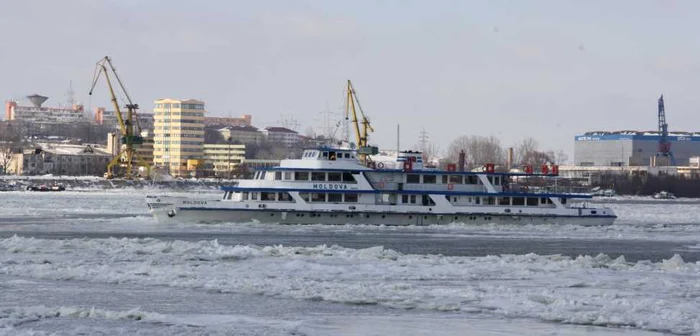 Nava de pasageri Moldova