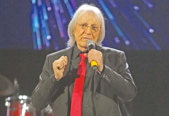 Mihai Constantinescu  va mai sta internat  două săptămâni  pentru tratament  la inimă 