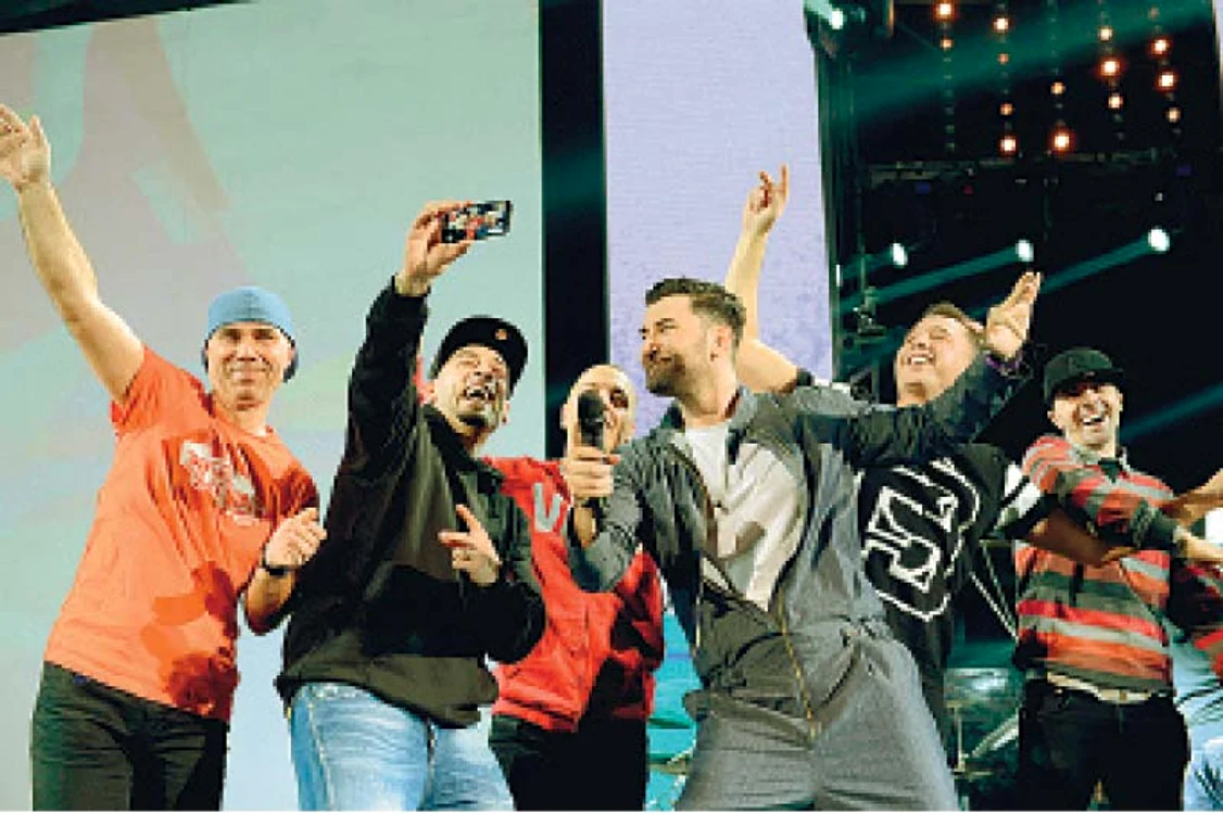 
    Taz, CRBL, Omu’Negru, Smiley, Piticu’ şi  Francezu’, împreună după patru ani  