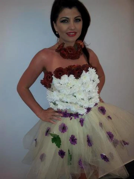 
    Claudia Gălăţescu  