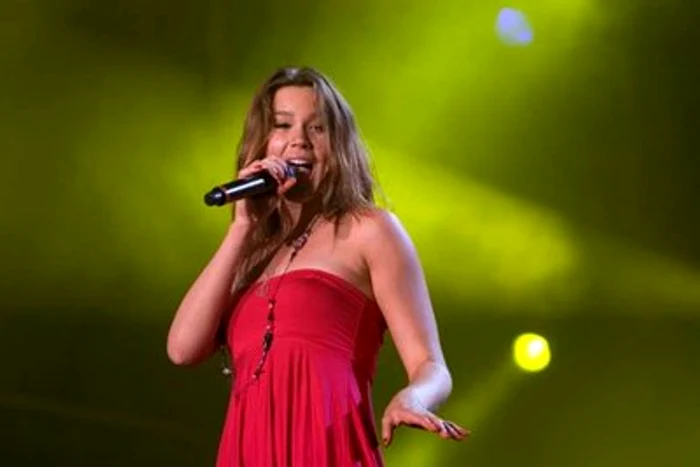 
    Vedetei i-a plăcut la nebunie să prezinte Premiile MTV.  