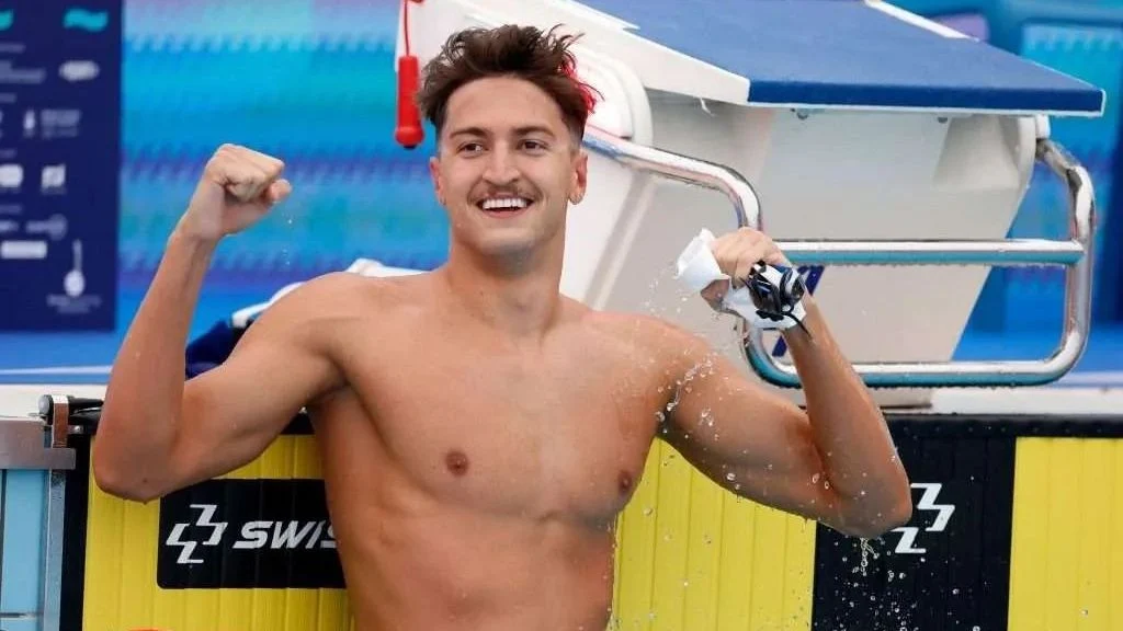 Înotul românesc mai scoate un campion: Denis Popescu, calificat în finala probei de 50 m fluture la Europenele în bazin scurt