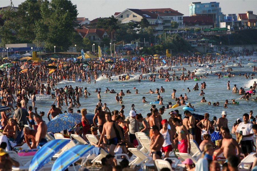 Vacanțe de 2,8 milioane euro, rezervate de români pe Litoralul românesc. Cerere mare pentru all inclusive