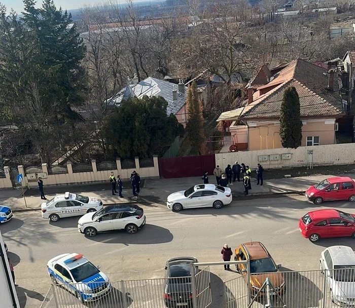 Polițiștii s-au bătut în stradă, după o șicanare în trafic FOTO: Euro Oltenia Info