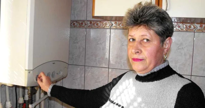Vremea rece a obligat-o pe Anicuţa Motoc să pornească centrala