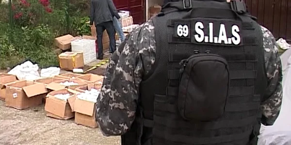 Percheziţii la o fabrică de anabolizante din Piteşti. FOTOCristi Ionică