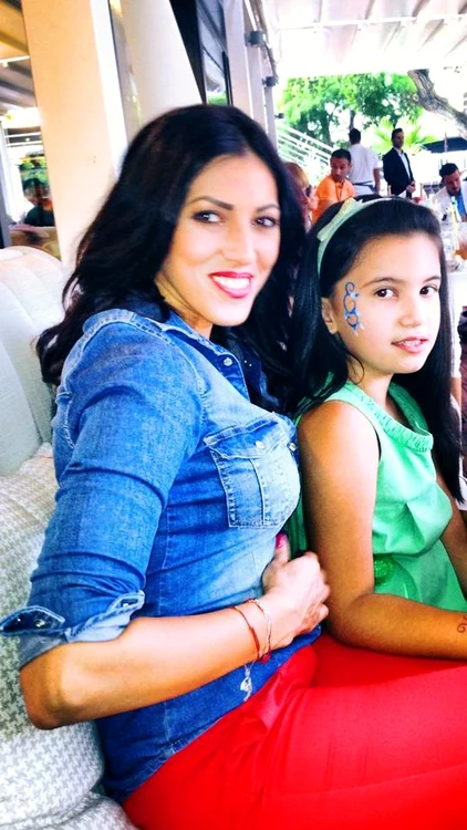 
    Eniko Georgescu si Alessia Ana Maria   