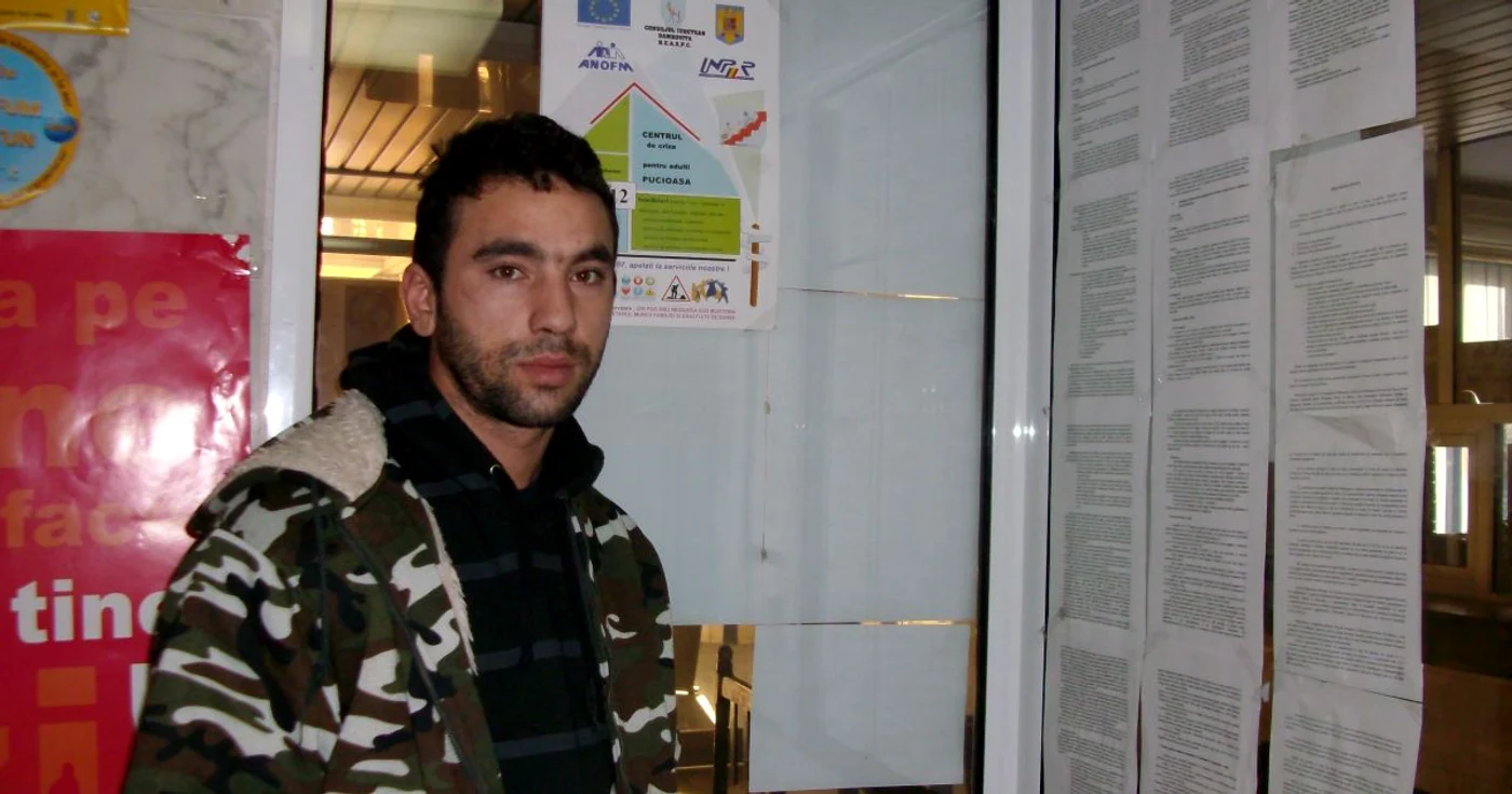 Dorin a terminat un liceu agricol şi vrea să plece în Danemarca