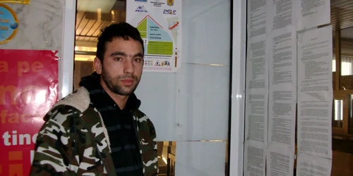 Dorin a terminat un liceu agricol şi vrea să plece în Danemarca