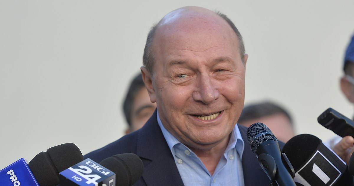 Băsescu: România ar trebui să cheme FMI