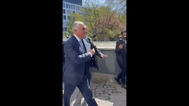 Prințul moștenitor al Iranului, Reza Pahlavi, atacat la Berlin. „Va face ceva lumea liberă sau va asista la masacru în tăcere?”